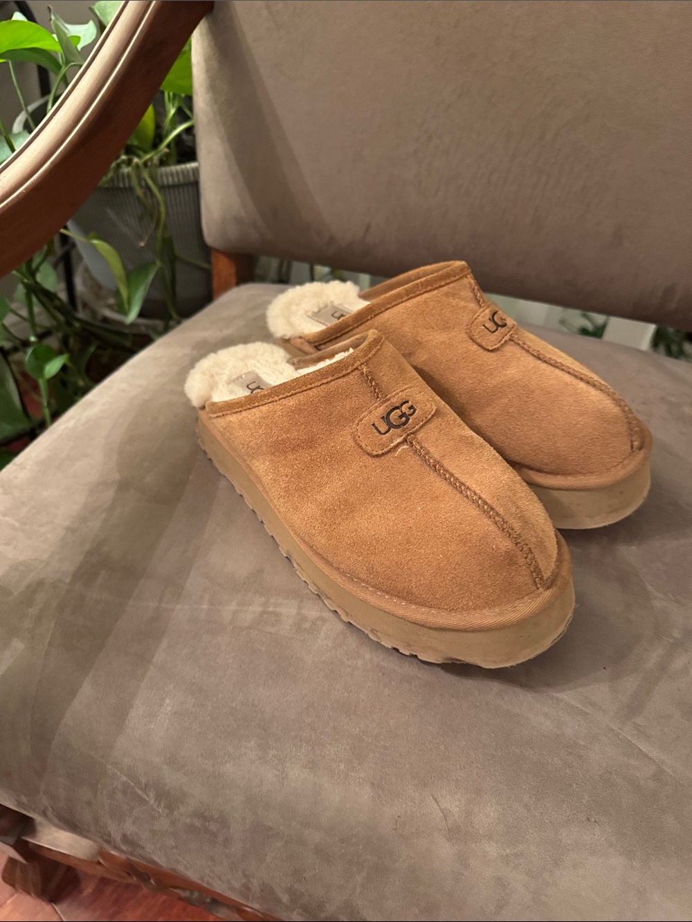 UGG Women's Slip-On Suede Shearling Slippers - Chestnut/Tan